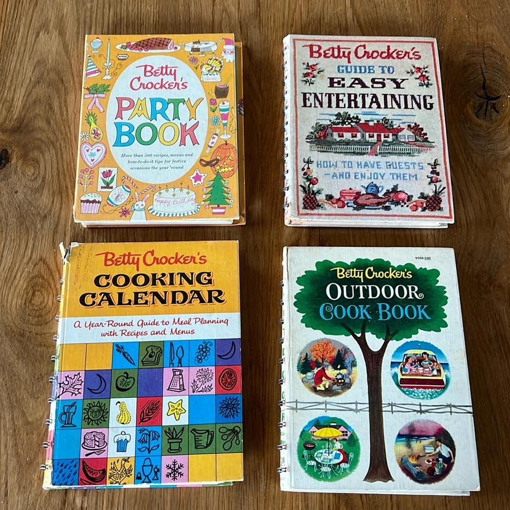 Set 4 Vintage Betty Crocker Cookbooks Entertaining Party Book Outdoor Calendar